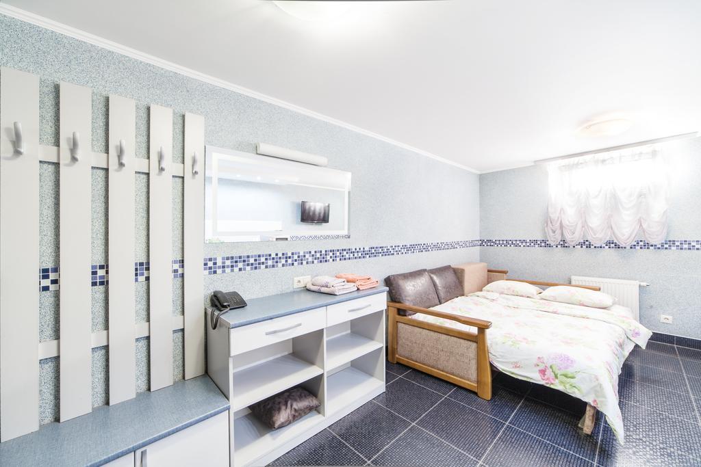 Home Comfort Livoberezhna Iec Kiev Экстерьер фото