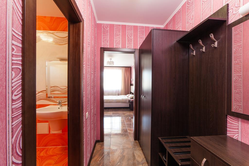 Home Comfort Livoberezhna Iec Kiev Экстерьер фото