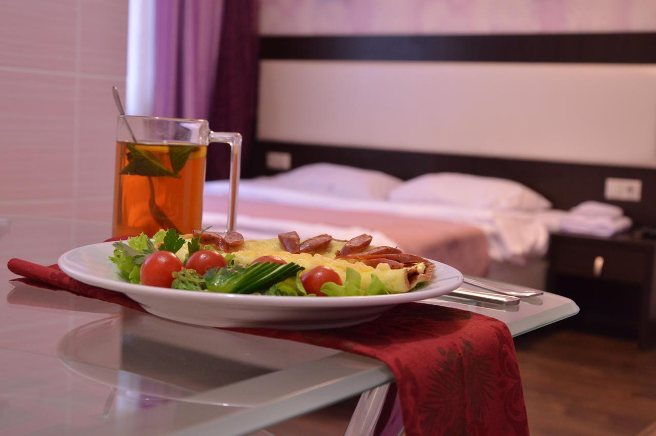 Home Comfort Livoberezhna Iec Kiev Экстерьер фото